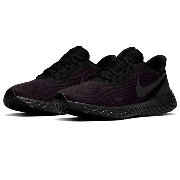 Nike Revolution 5 Running Shoe (Women) - Picture 1 of 8
